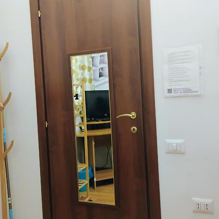 Castello Camera Privata, Nell'Appartamento Condiviso Cagliari Esterno foto