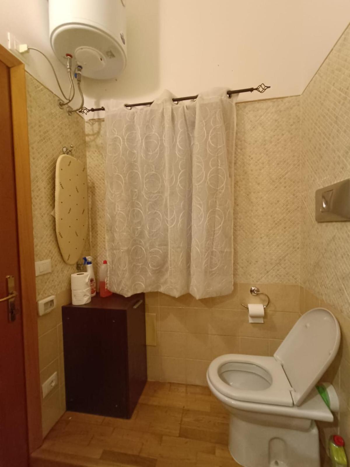Castello Camera Privata, Nell'Appartamento Condiviso Cagliari Esterno foto