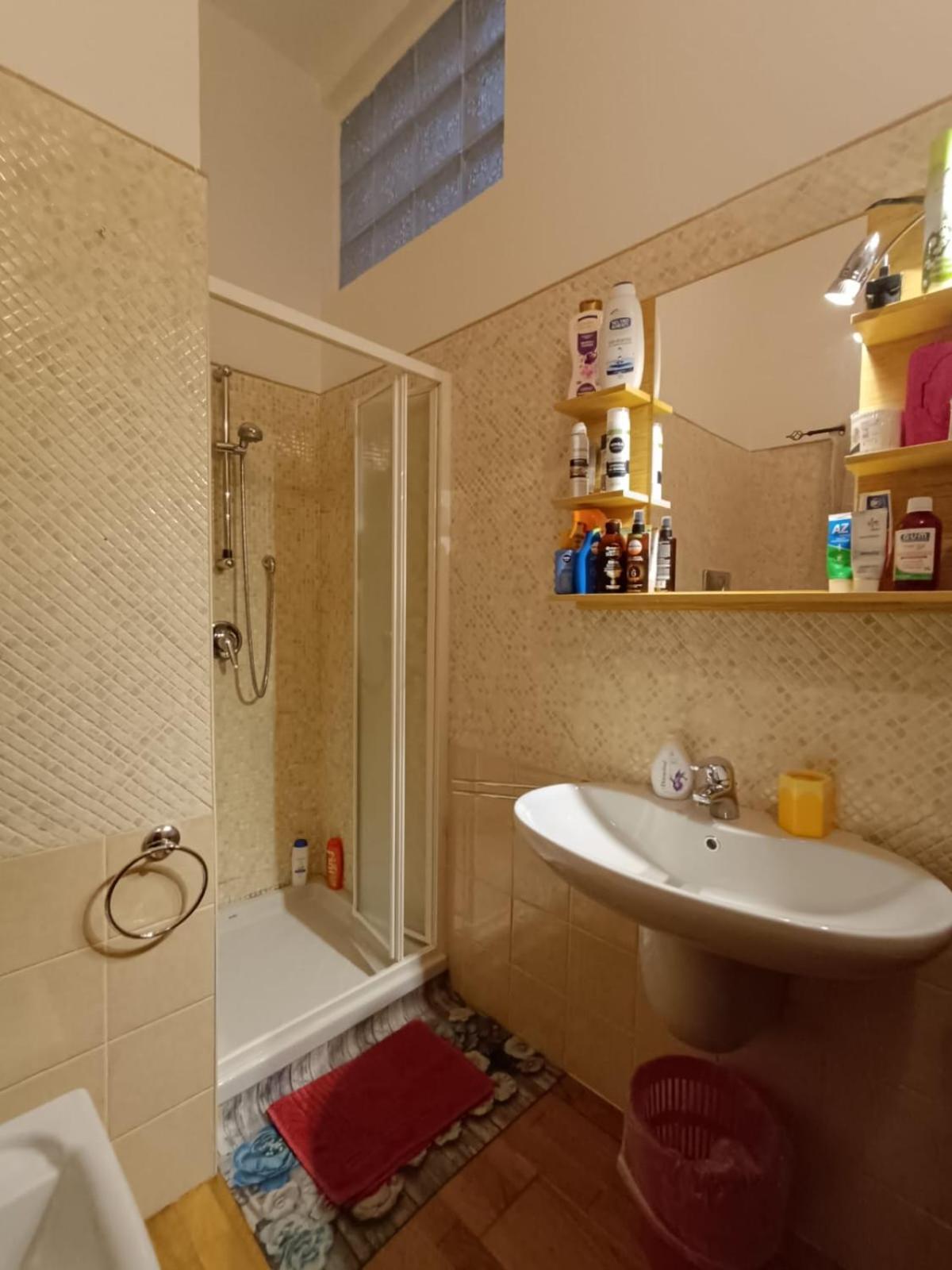 Castello Camera Privata, Nell'Appartamento Condiviso Cagliari Esterno foto