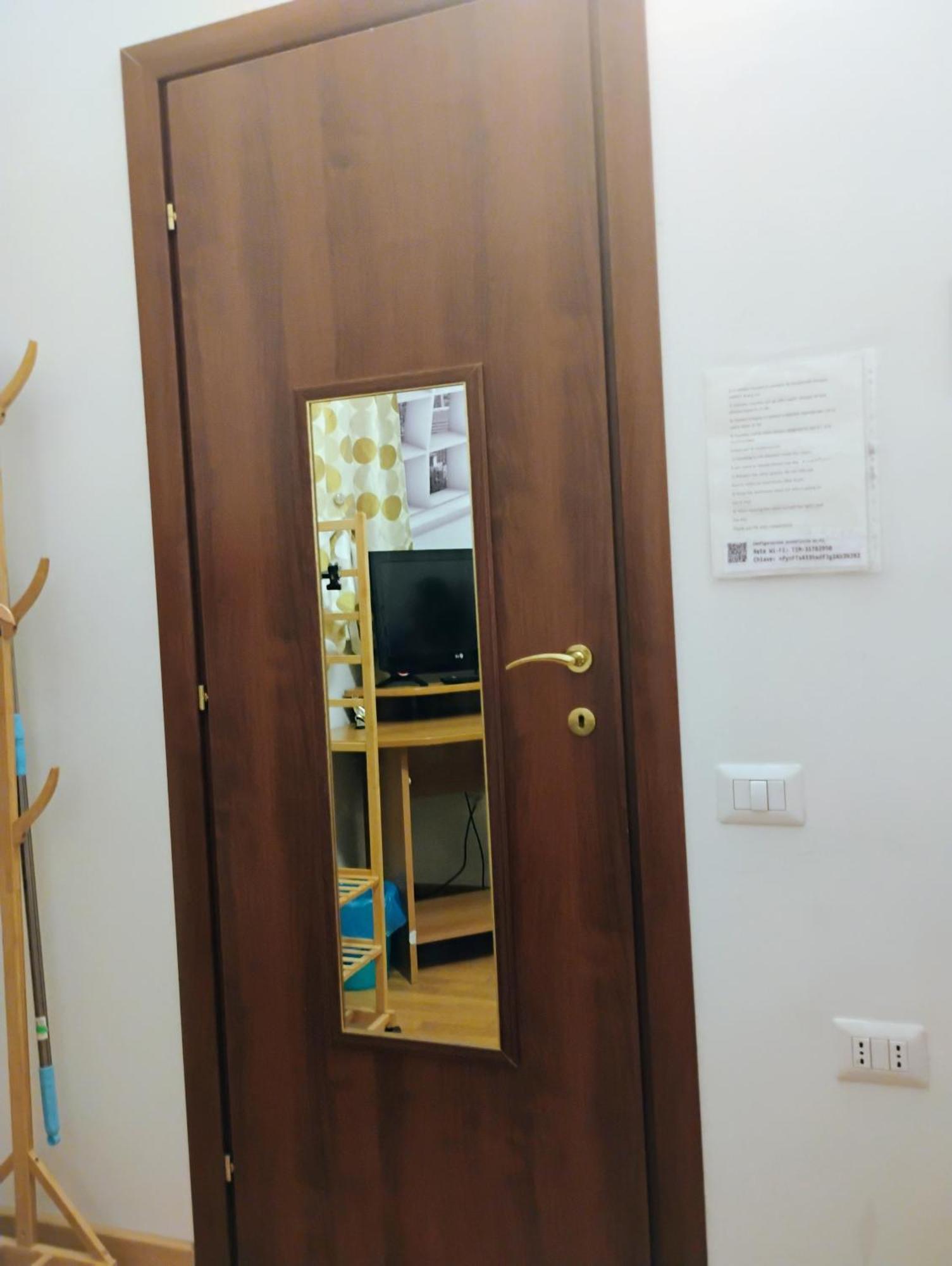 Castello Camera Privata, Nell'Appartamento Condiviso Cagliari Esterno foto